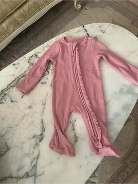 NWT Cloud Island Soft Ribbed Pink Baby One-Piece Footed Romper SZ Newborn C:5026